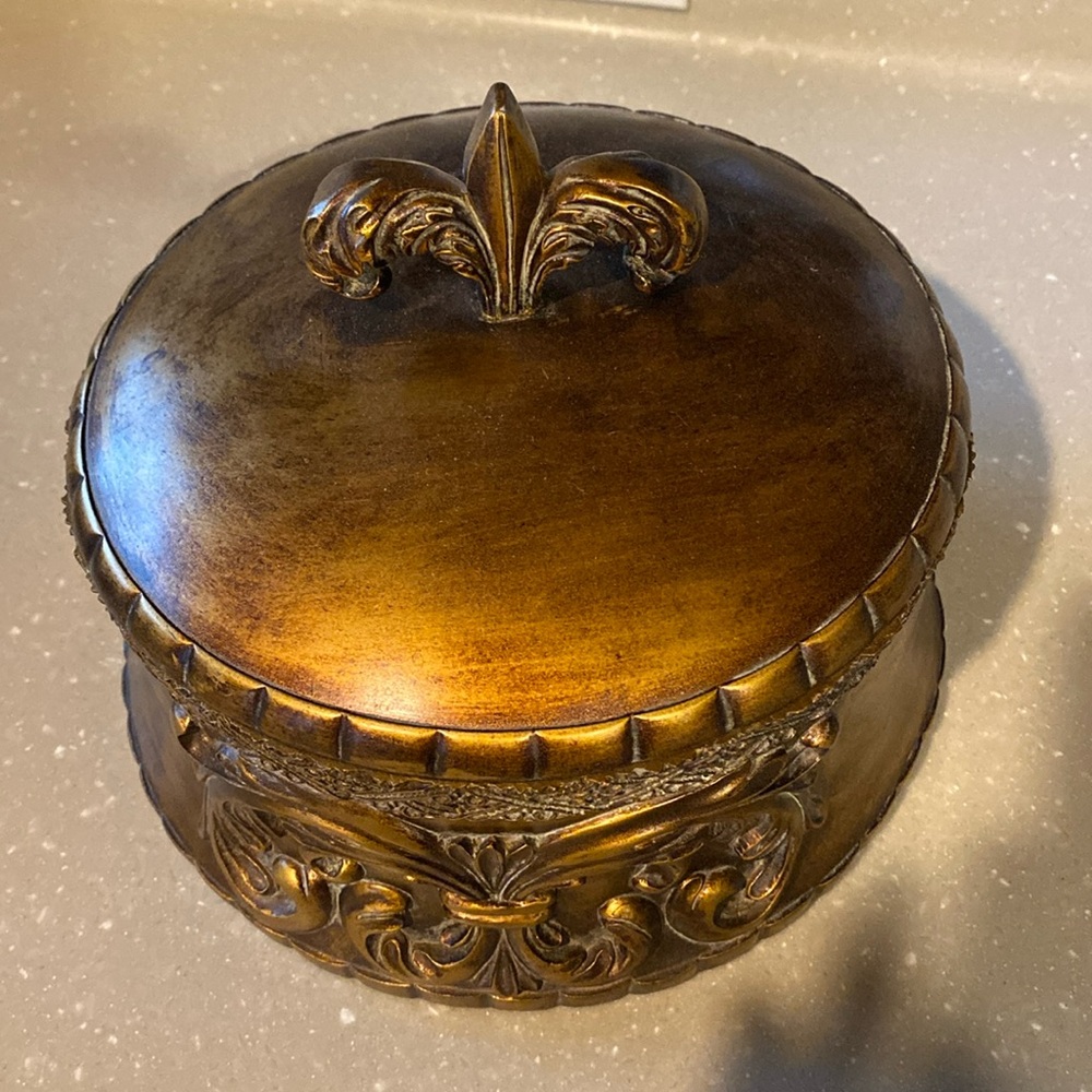 Bronze Home Decor Storage with Lid